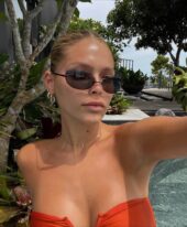 Jane, 24